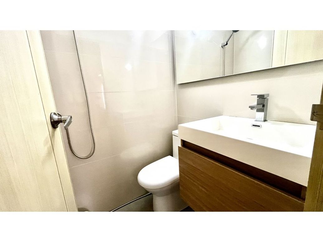 Apartamento de 2 alcobas en venta en Santa Barbara, Bogotá, 93 m² · foto 11 de 20