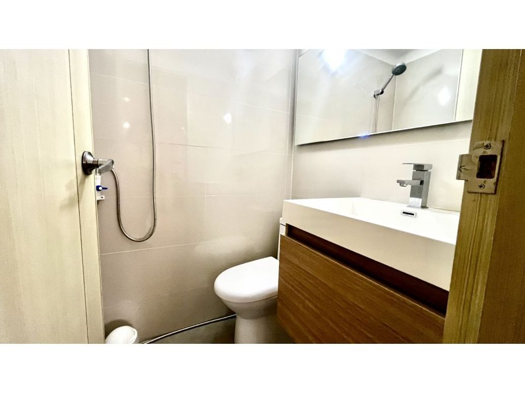 Apartamento de 2 alcobas en venta en Santa Barbara, Bogotá, 93 m² · foto 8 de 20