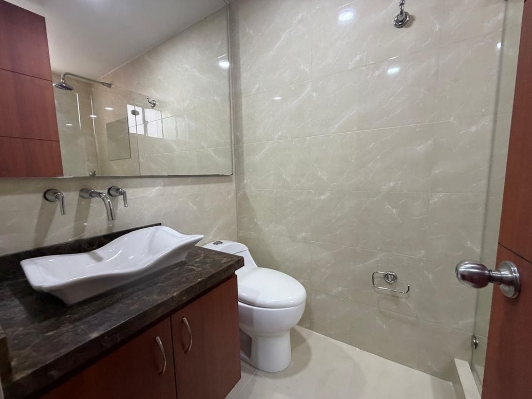 Apartamento de 3 alcobas en venta en Ub. Cordoba Niza, Bogotá, 100 m² · foto 2 de 20