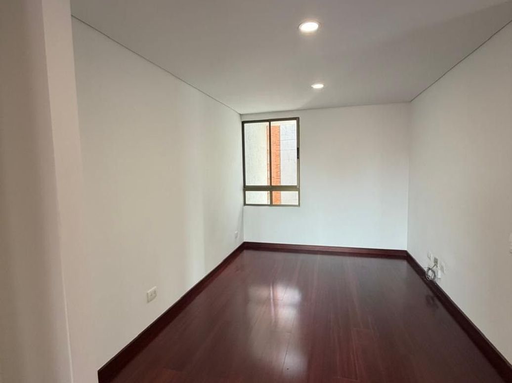 Apartamento de 3 alcobas en venta en Ub. Cordoba Niza, Bogotá, 100 m² · foto 8 de 20