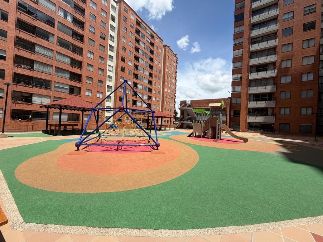 Apartamento de 3 alcobas en venta en Ub. Cordoba Niza, Bogotá, 100 m² · foto 17 de 20