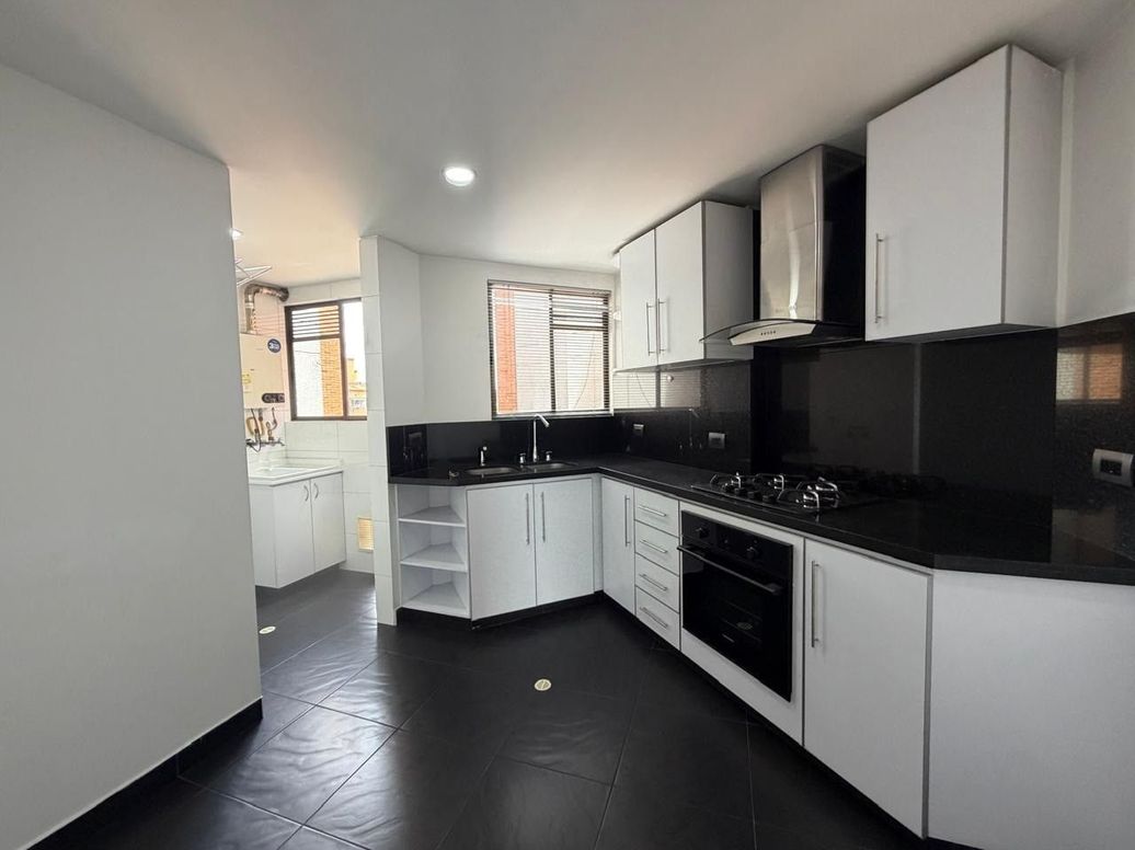 Apartamento de 3 alcobas en venta en Ub. Cordoba Niza, Bogotá, 100 m² · foto 10 de 20