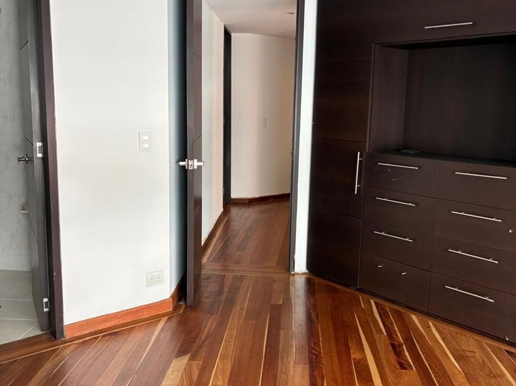 Apartamento de 3 alcobas en venta en Molinos Norte, Bogotá, 139 m² · foto 10 de 12