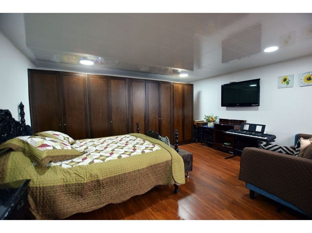 Casa de 3 alcobas en venta en Villa Magdala, Bogotá, 350 m² · foto 10 de 20