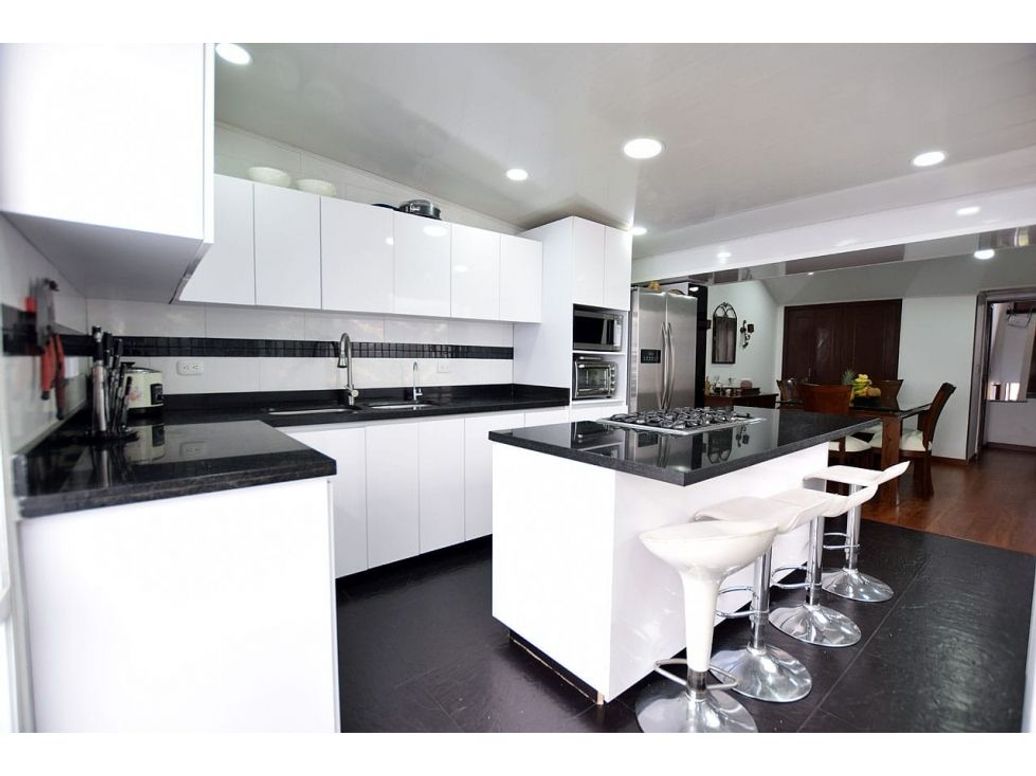 Casa de 3 alcobas en venta en Villa Magdala, Bogotá, 350 m² · foto 18 de 20