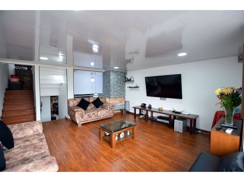 Casa de 3 alcobas en venta en Villa Magdala, Bogotá, 350 m² · foto 14 de 20