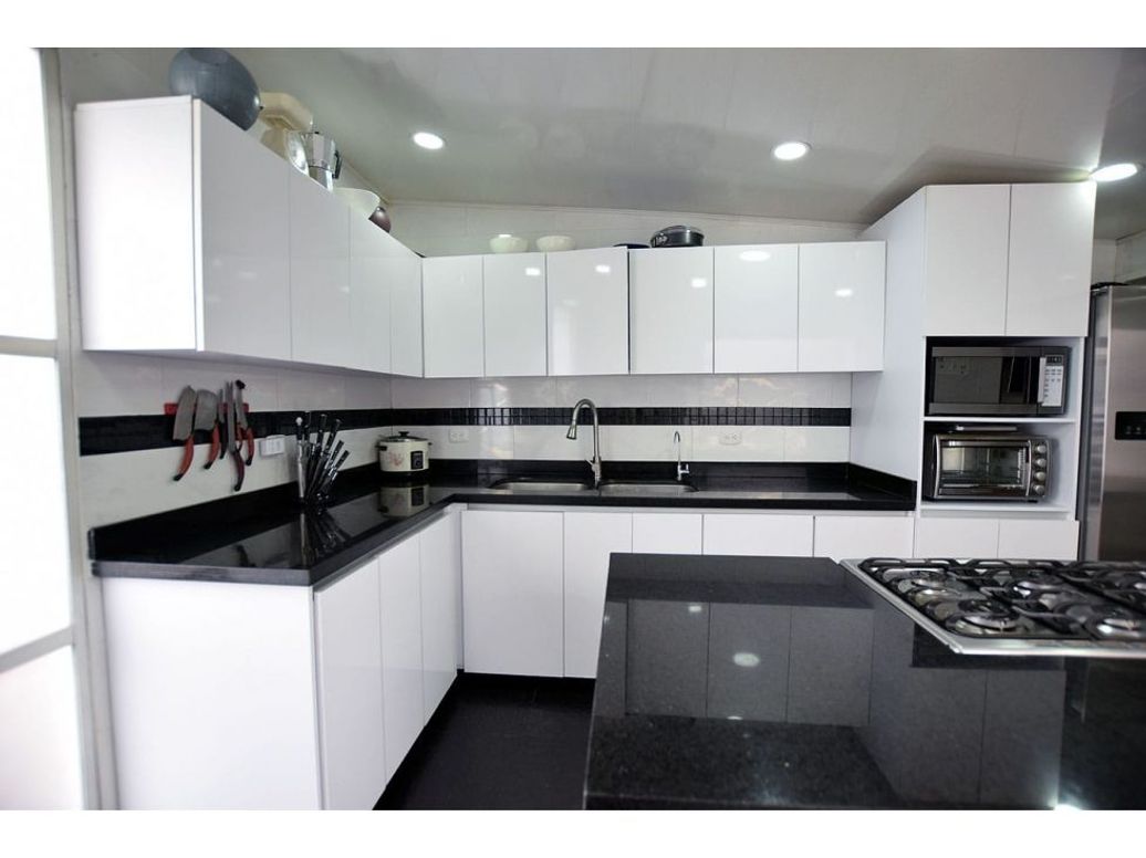 Casa de 3 alcobas en venta en Villa Magdala, Bogotá, 350 m² · foto 19 de 20