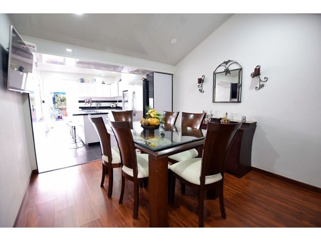 Casa de 3 alcobas en venta en Villa Magdala, Bogotá, 350 m² · foto 15 de 20