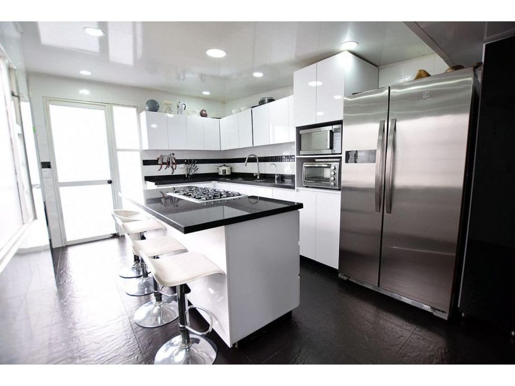 Casa de 3 alcobas en venta en Villa Magdala, Bogotá, 350 m² · foto 17 de 20