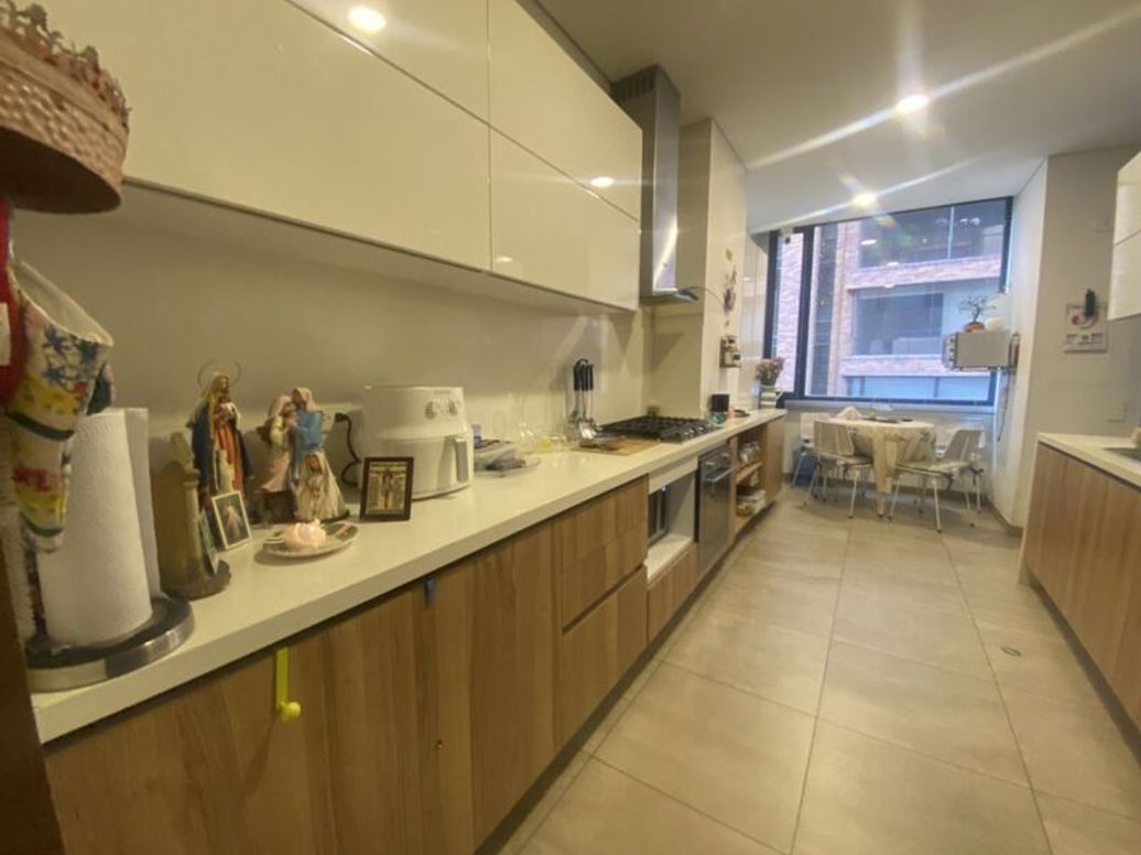 Apartamento de 2 alcobas en arriendo en Chico, Bogotá, 136 m² · foto 12 de 20