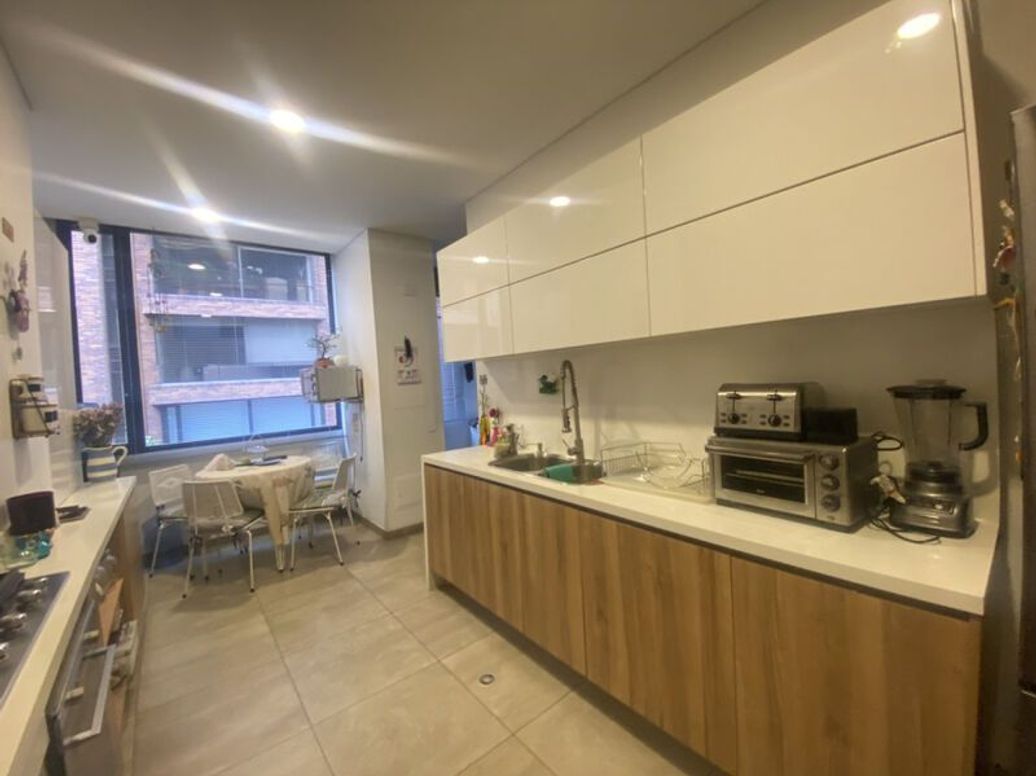 Apartamento de 2 alcobas en arriendo en Chico, Bogotá, 136 m² · foto 11 de 20