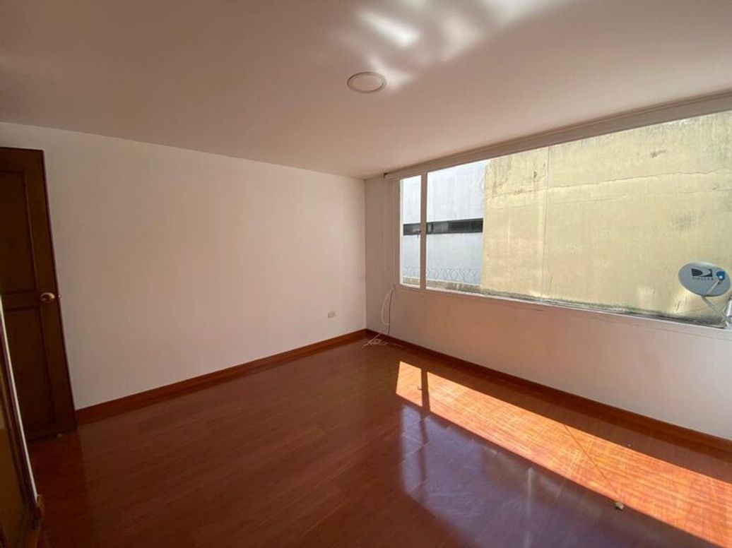 Apartamento de 3 alcobas en venta en Santa Barbara Central, Bogotá, 134 m² · foto 6 de 20