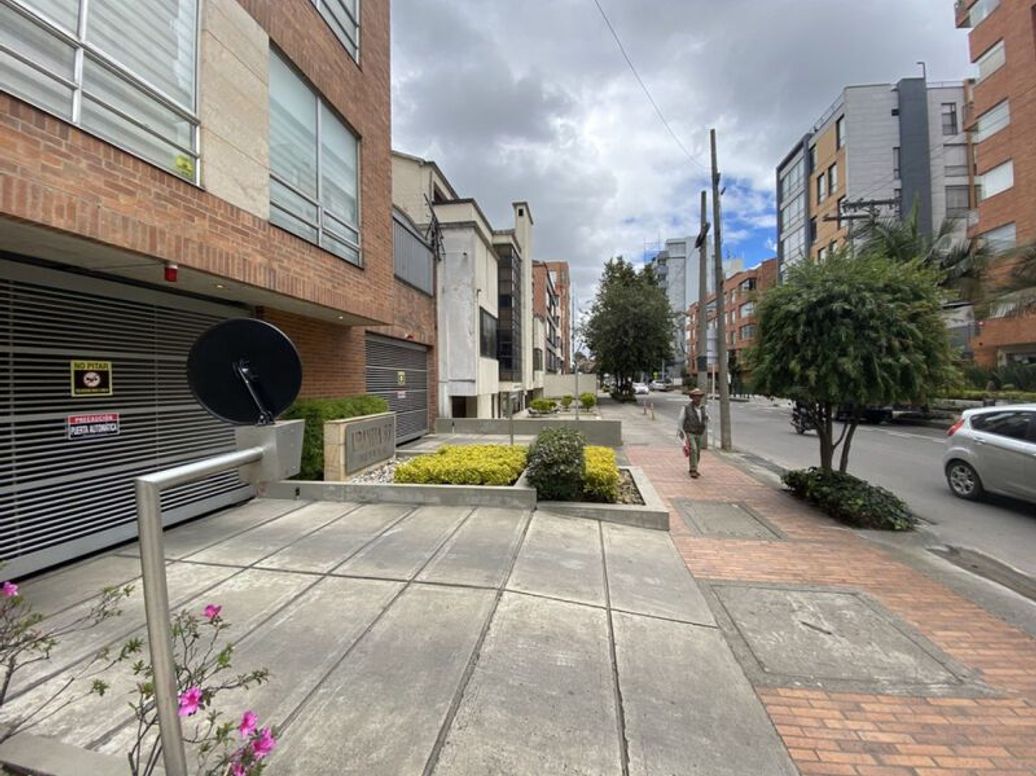 Apartamento de 1 alcoba en venta en Chico Norte Et. Iii, Bogotá, 49 m² · foto 15 de 17