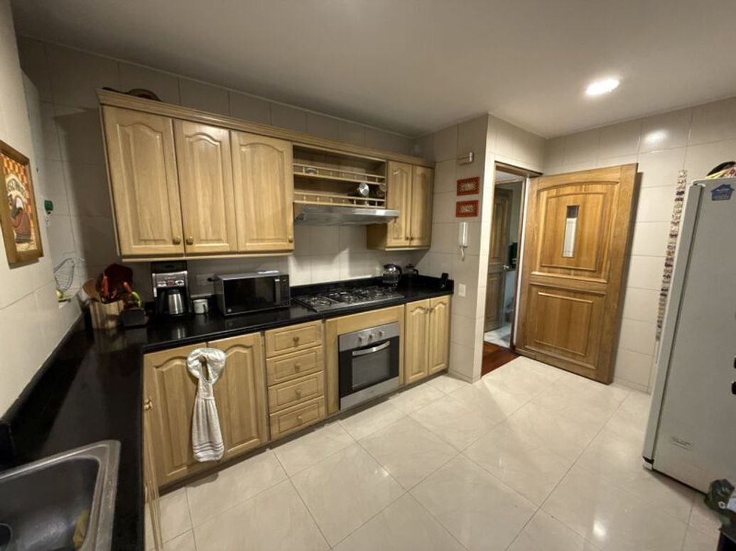Apartamento de 4 alcobas en venta en Ciudad Jardín Norte, Bogotá, 144 m² · foto 7 de 18