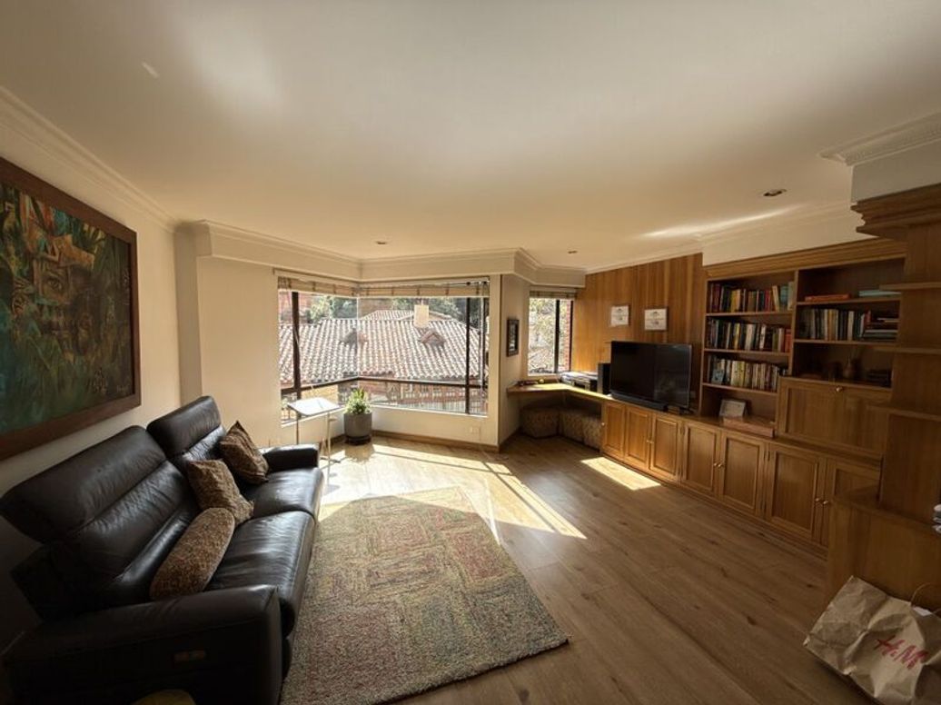 Apartamento de 4 alcobas en venta en Ciudad Jardín Norte, Bogotá, 144 m² · foto 3 de 18