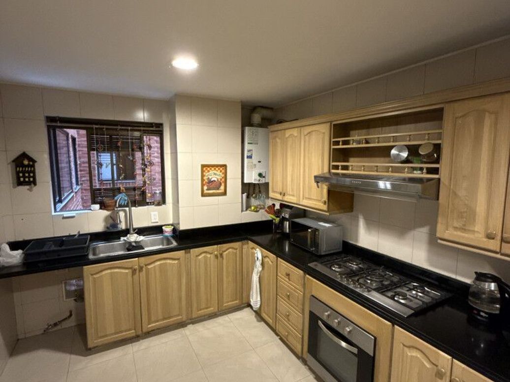 Apartamento de 4 alcobas en venta en Ciudad Jardín Norte, Bogotá, 144 m² · foto 8 de 18