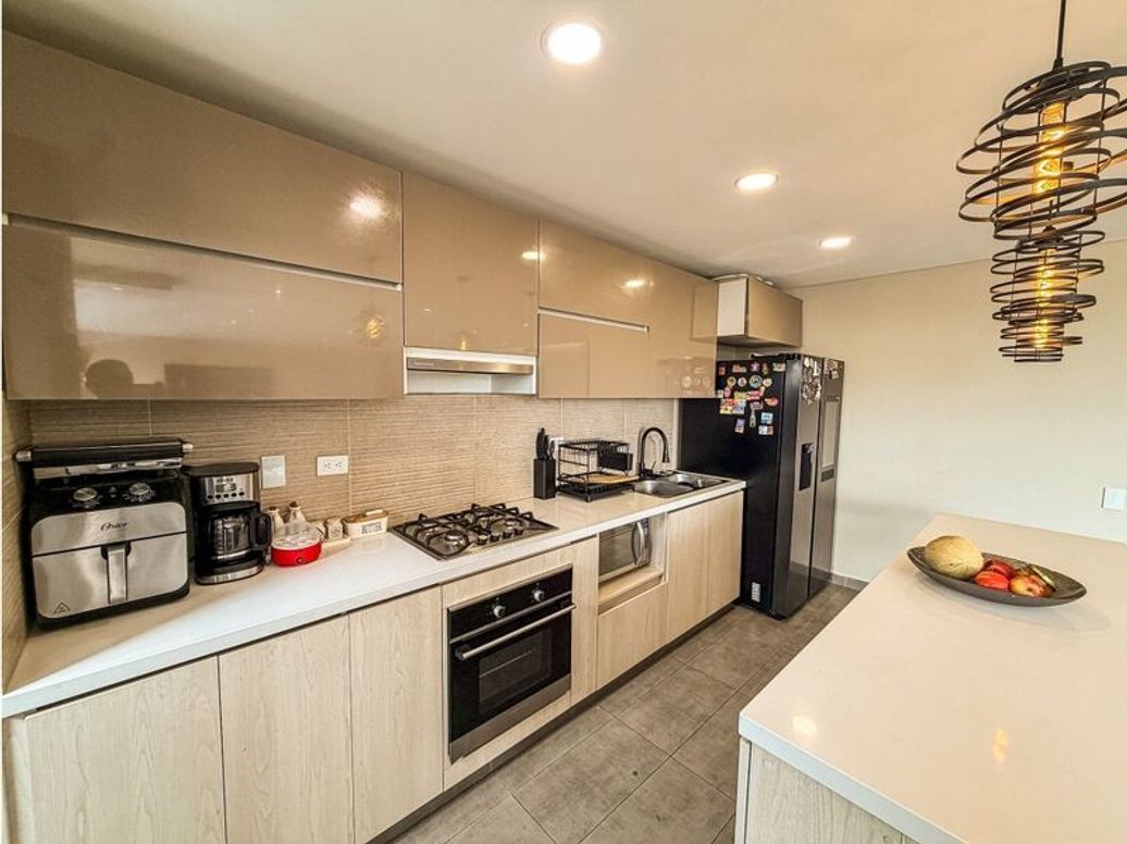 Apartamento de 3 alcobas en venta en Puente Largo, Bogotá, 176 m² · foto 6 de 20