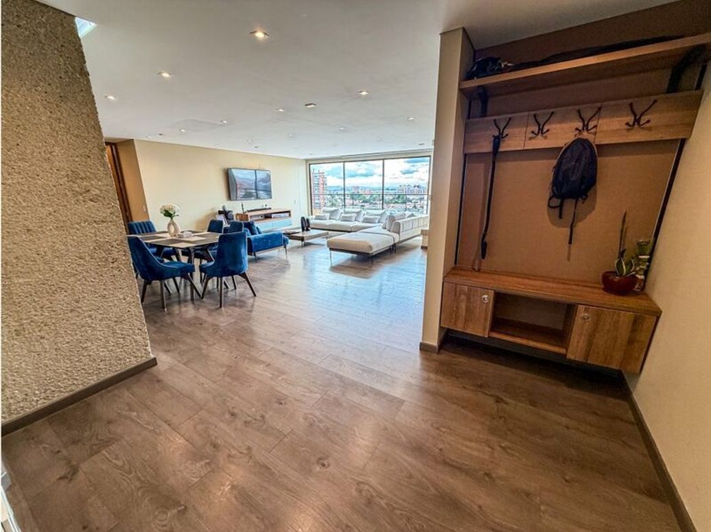 Apartamento de 3 alcobas en venta en Puente Largo, Bogotá, 176 m² · foto 2 de 20