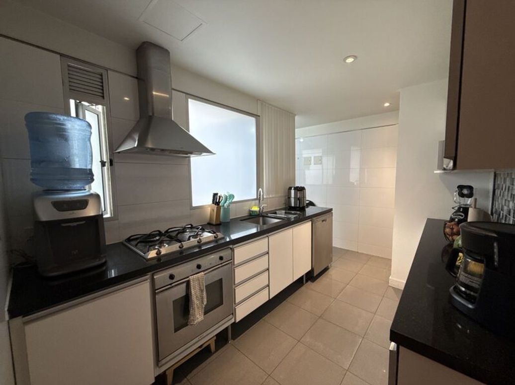 Apartamento de 3 alcobas en venta en Los Rosales, Bogotá, 114 m² · foto 8 de 16