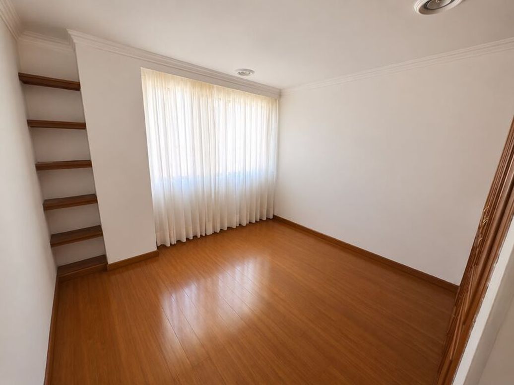Apartamento de 4 alcobas en venta en Santa Bibiana, Bogotá, 204 m² · foto 6 de 10