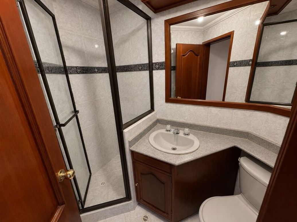 Apartamento de 4 alcobas en venta en Santa Bibiana, Bogotá, 204 m² · foto 3 de 10