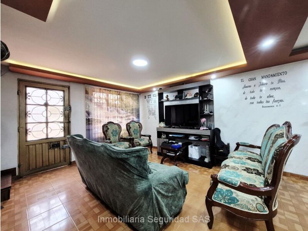 Casa de 4 alcobas en venta en Carvajal, Bogotá, 168 m² · foto 3 de 17