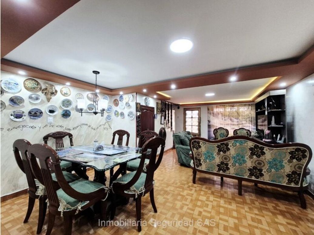 Casa de 4 alcobas en venta en Carvajal, Bogotá, 168 m² · foto 6 de 17