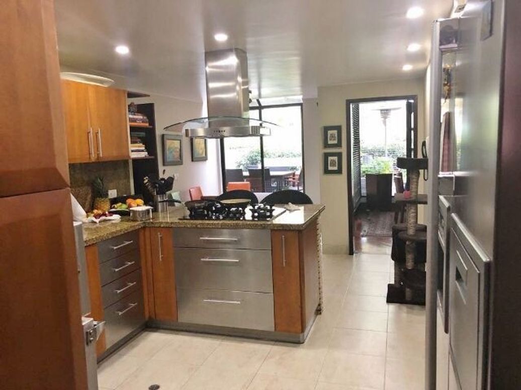 Casa de 4 alcobas en venta en Niza Norte, Bogotá, 314 m² · foto 11 de 20