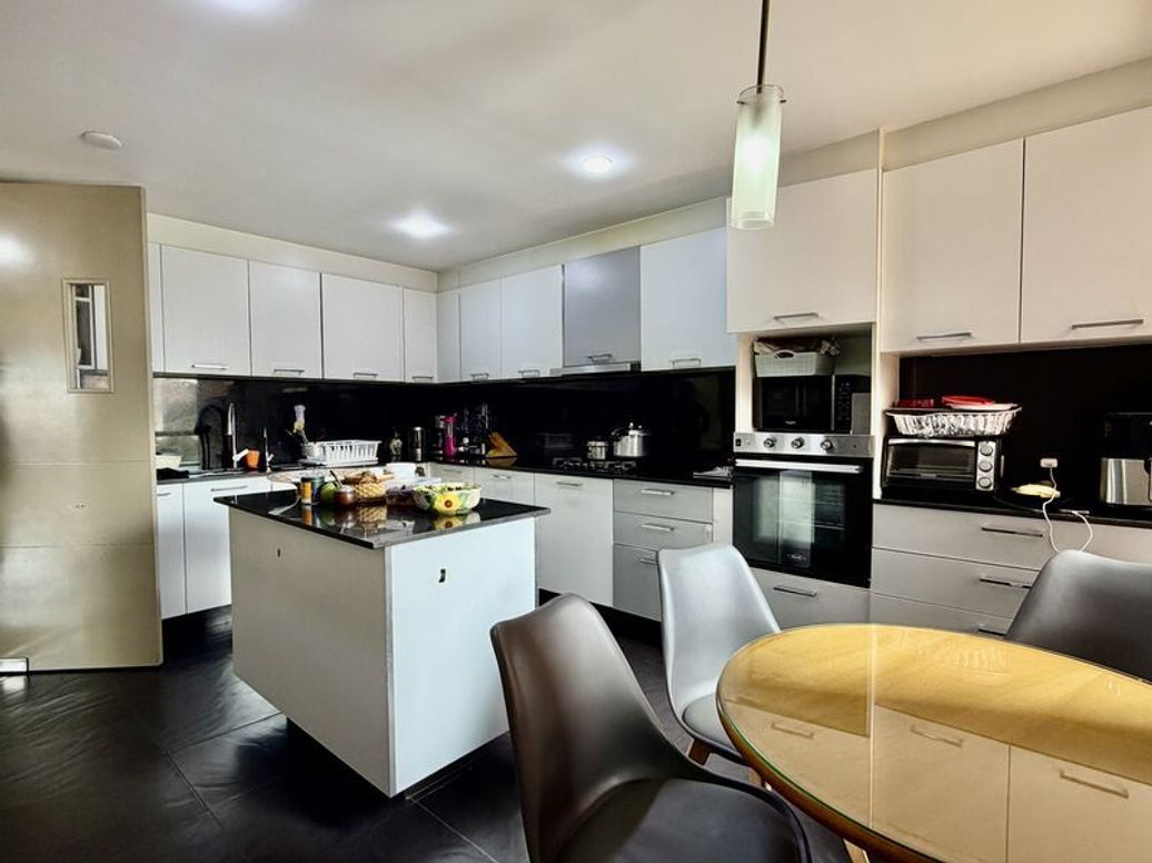 Apartamento de 3 alcobas en venta en Cr Versalles, Bogotá, 180 m² · foto 11 de 20