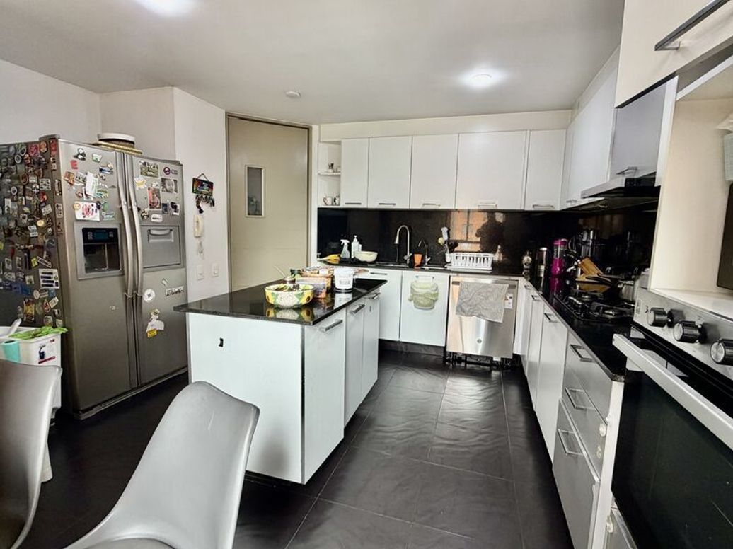 Apartamento de 3 alcobas en venta en Cr Versalles, Bogotá, 180 m² · foto 12 de 20