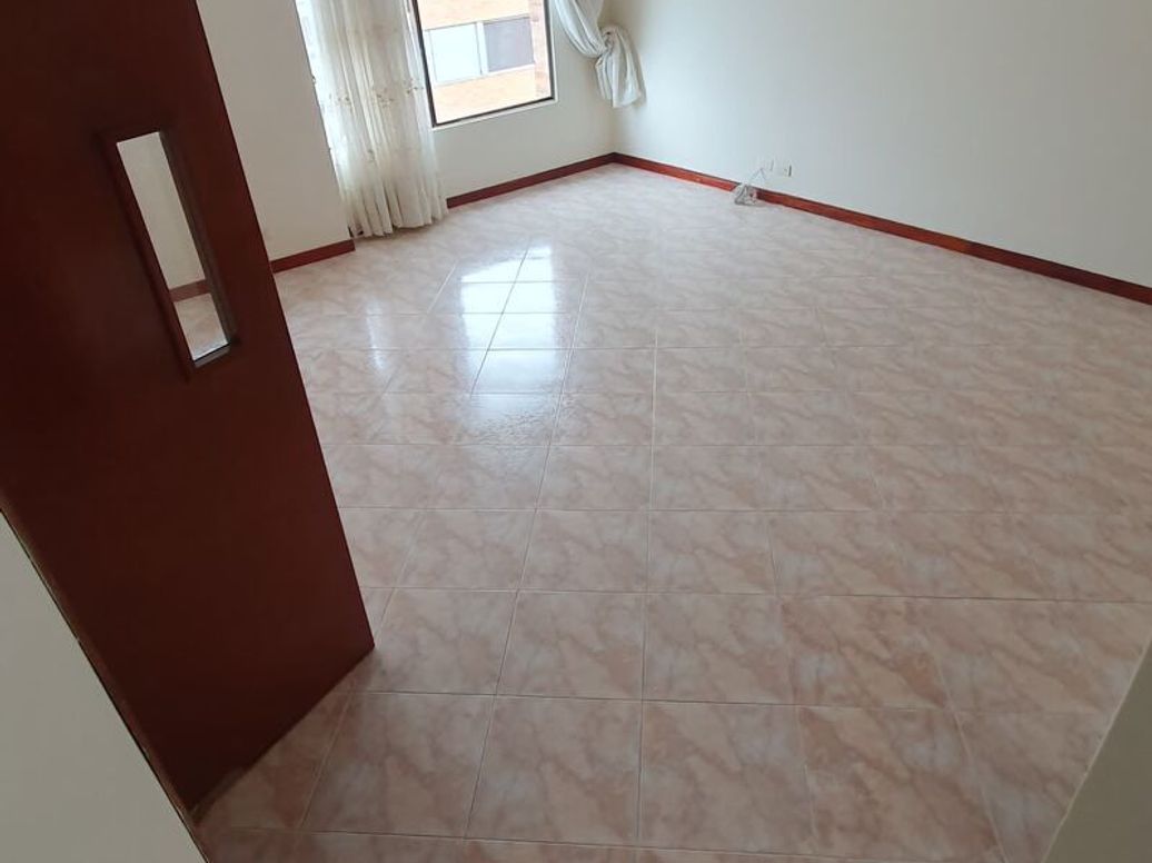 Apartamento de 3 alcobas en venta en El Batan, Bogotá, 97 m² · foto 7 de 10