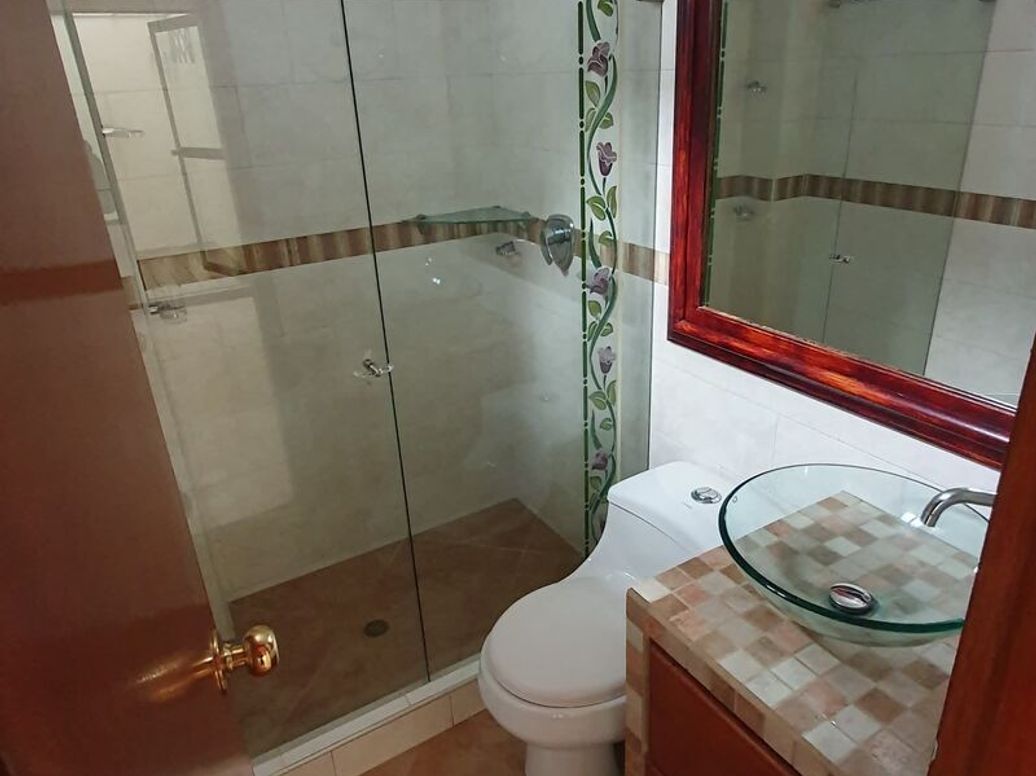 Apartamento de 3 alcobas en venta en El Batan, Bogotá, 97 m² · foto 2 de 10