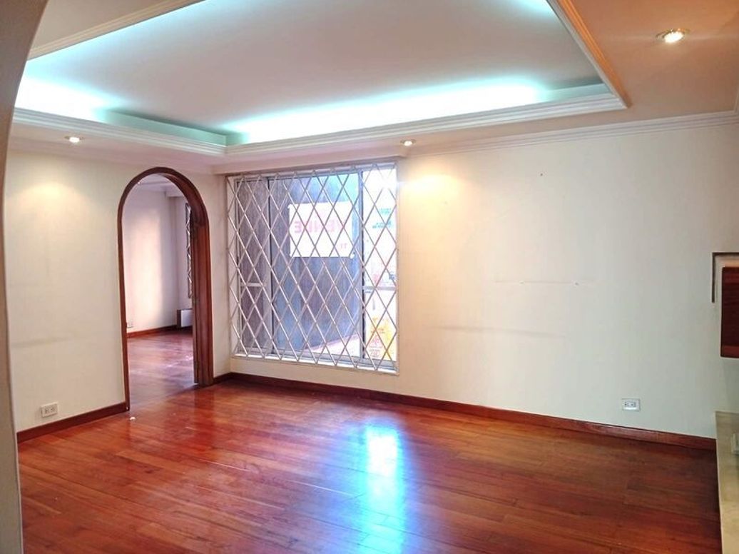 Apartamento de 3 alcobas en venta en Santa Barbara Central, Bogotá, 147 m² · foto 9 de 20