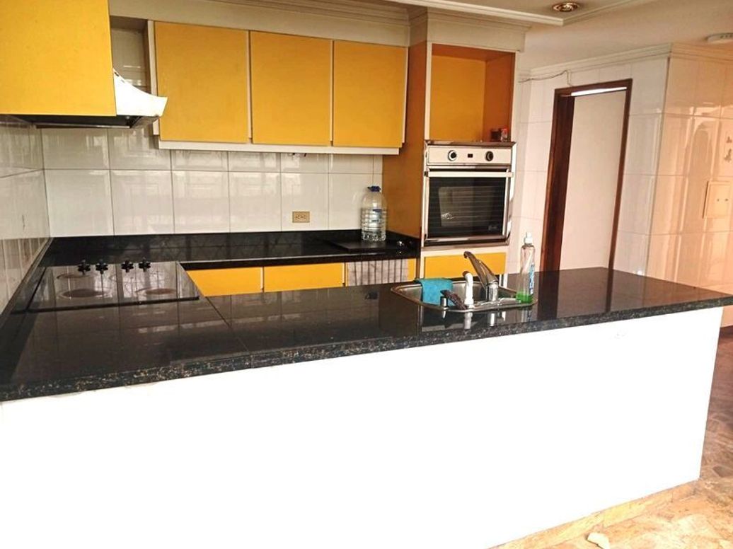 Apartamento de 3 alcobas en venta en Santa Barbara Central, Bogotá, 147 m² · foto 13 de 20