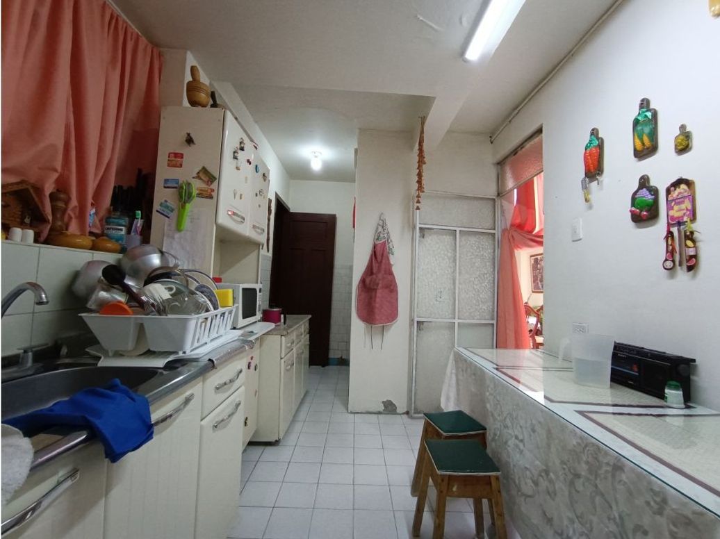 Casa de 9 alcobas en venta en La Soledad, Bogotá, 350 m² · foto 10 de 20