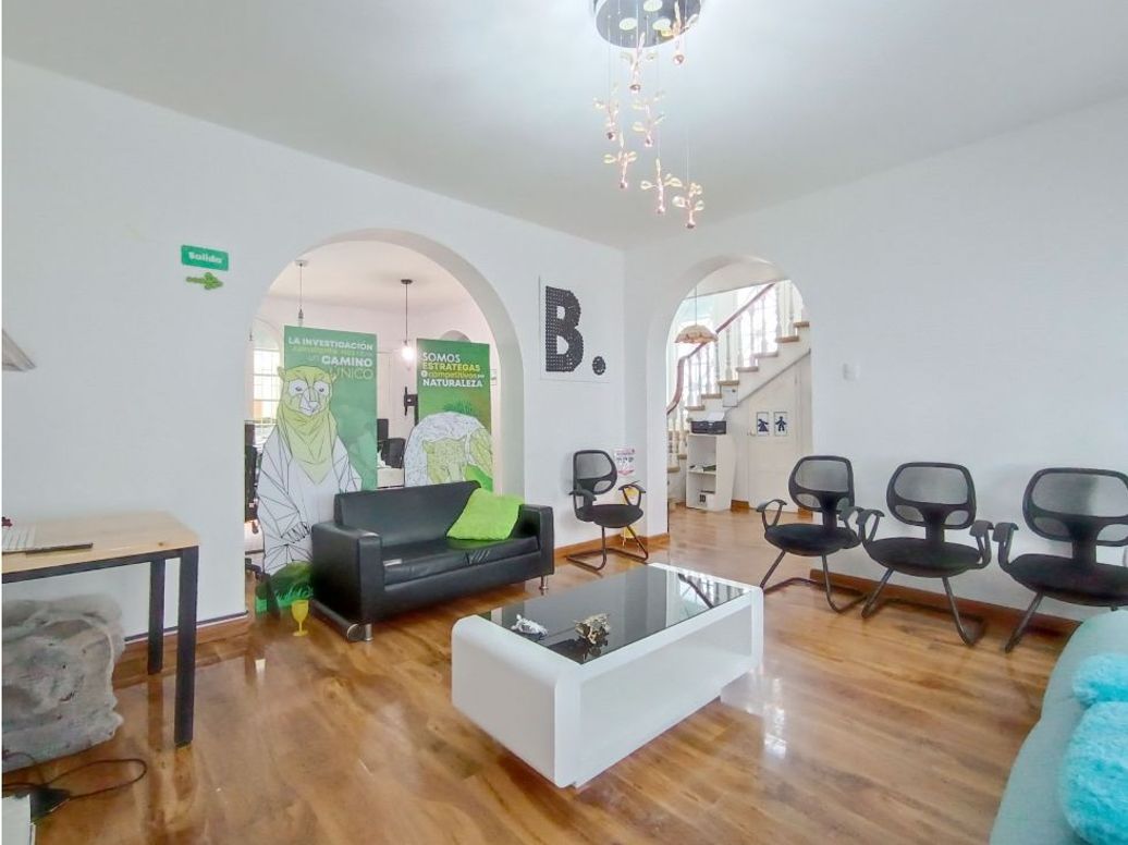 Casa de 9 alcobas en venta en San Luis, Bogotá, 297 m² · foto 7 de 20