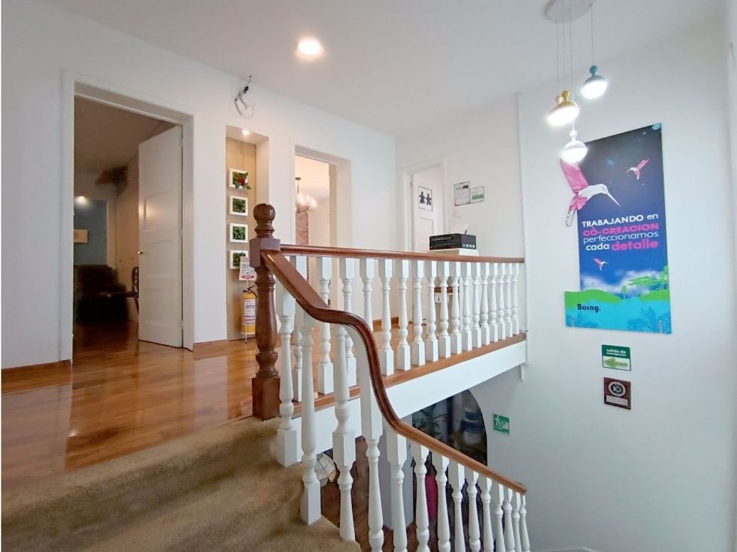 Casa de 9 alcobas en venta en San Luis, Bogotá, 297 m² · foto 16 de 20