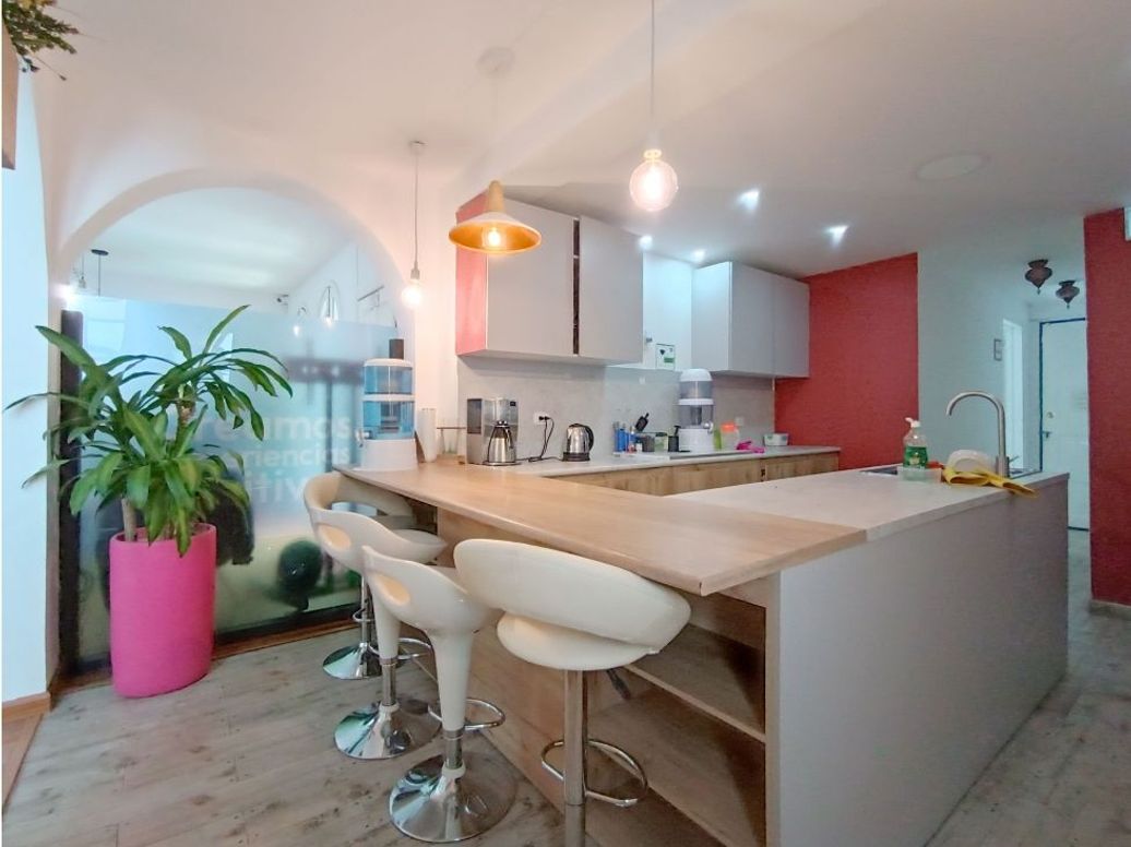 Casa de 9 alcobas en venta en San Luis, Bogotá, 297 m² · foto 10 de 20