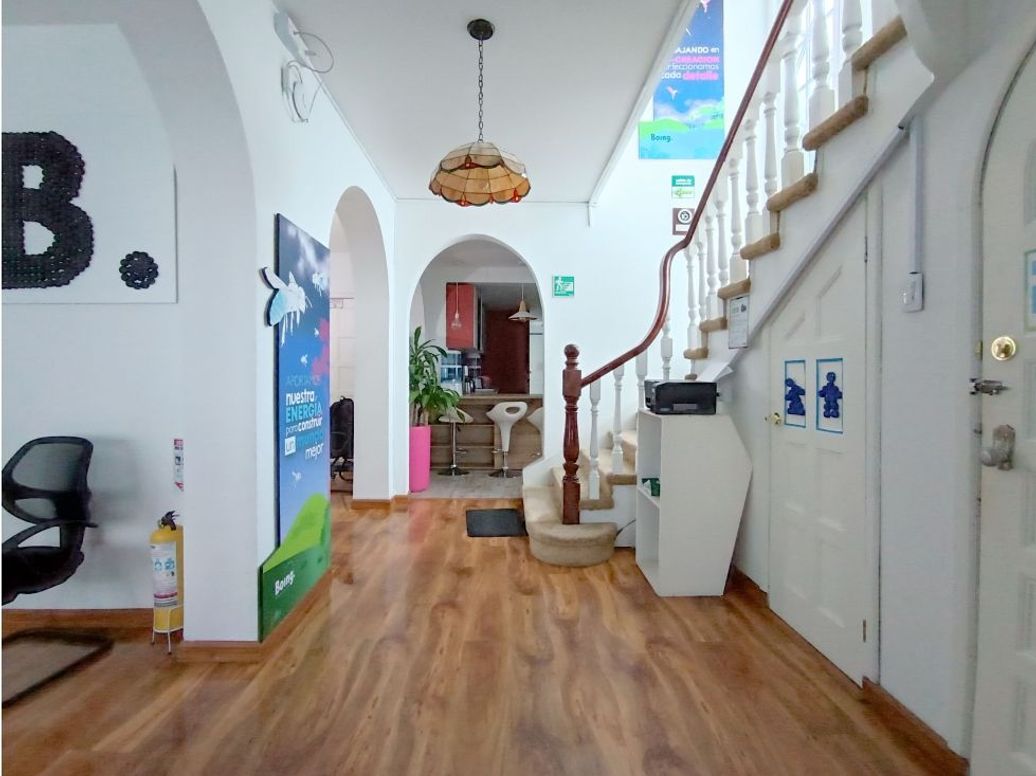 Casa de 9 alcobas en venta en San Luis, Bogotá, 297 m² · foto 5 de 20