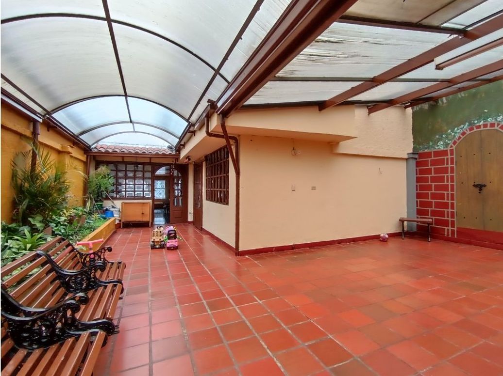 Casa de 7 alcobas en venta en La Patria, Bogotá, 259 m² · foto 8 de 19
