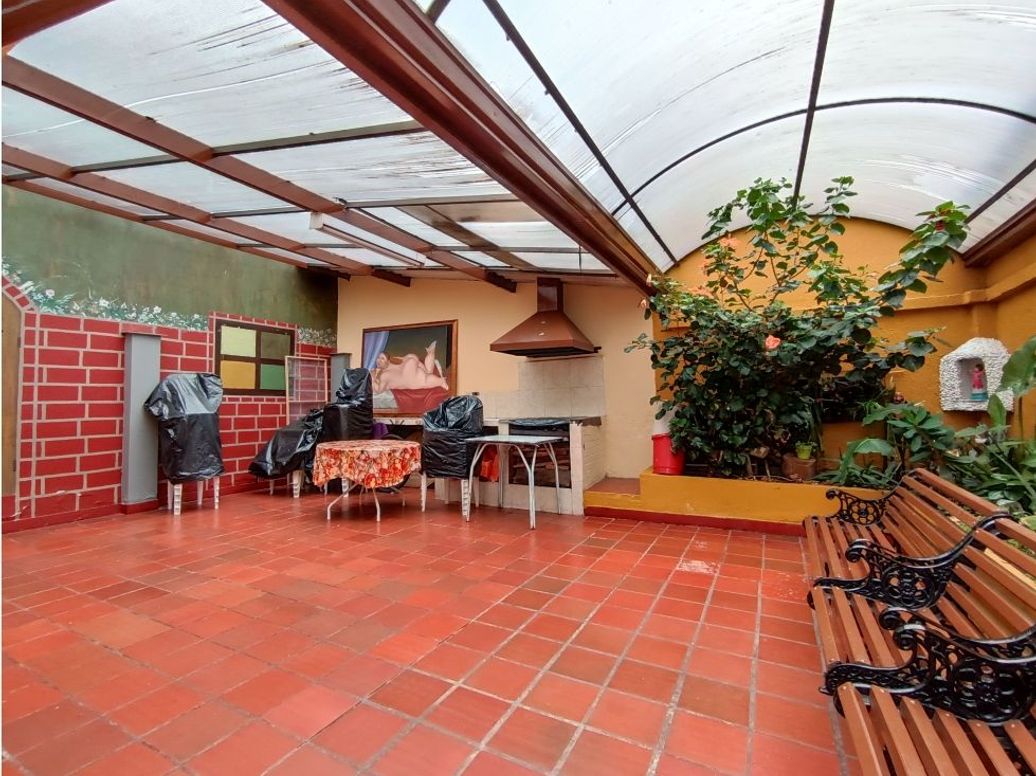 Casa de 7 alcobas en venta en La Patria, Bogotá, 259 m² · foto 7 de 19