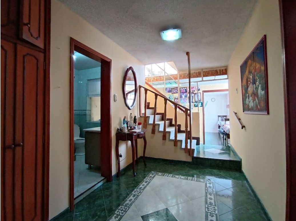 Casa de 7 alcobas en venta en La Patria, Bogotá, 259 m² · foto 10 de 19