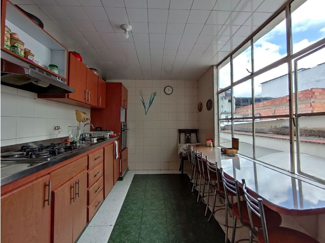 Casa de 7 alcobas en venta en La Patria, Bogotá, 259 m² · foto 15 de 19