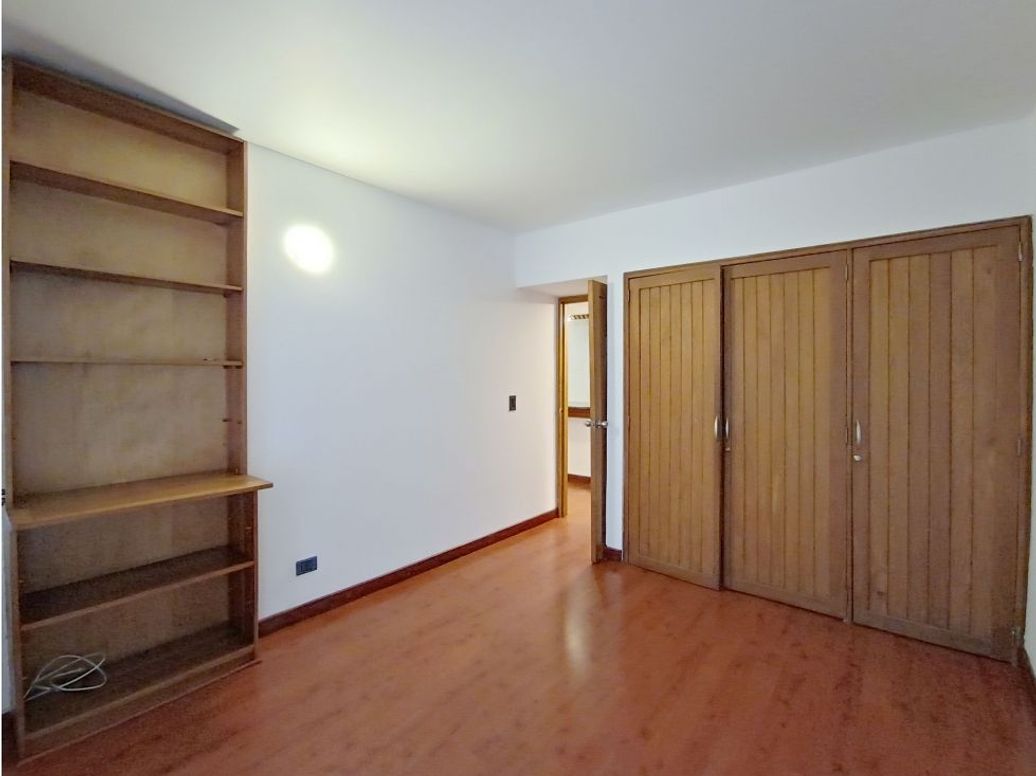 Apartaestudio en venta en Los Rosales, Bogotá, 42 m² · foto 9 de 12