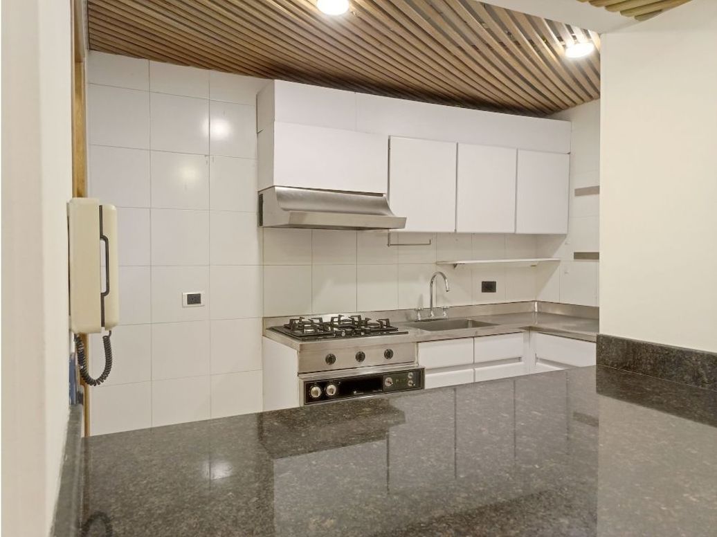 Apartaestudio en venta en Los Rosales, Bogotá, 42 m² · foto 6 de 12