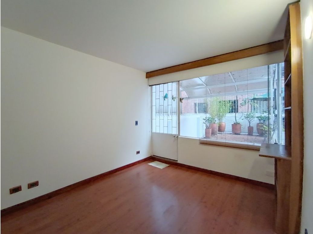 Apartaestudio en venta en Los Rosales, Bogotá, 42 m² · foto 8 de 12
