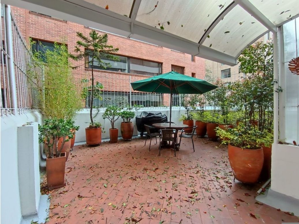 Apartaestudio en venta en Los Rosales, Bogotá, 42 m² · foto 11 de 12
