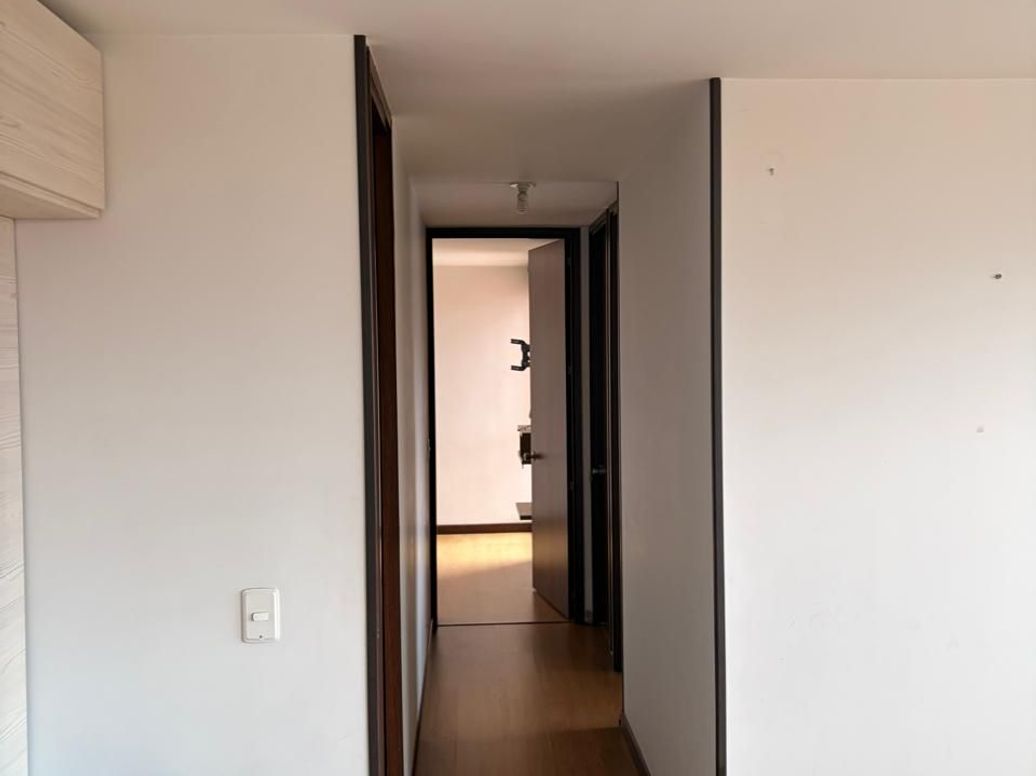 Apartamento de 3 alcobas en arriendo en El Dorado, Bogotá, 78 m² · foto 2 de 12
