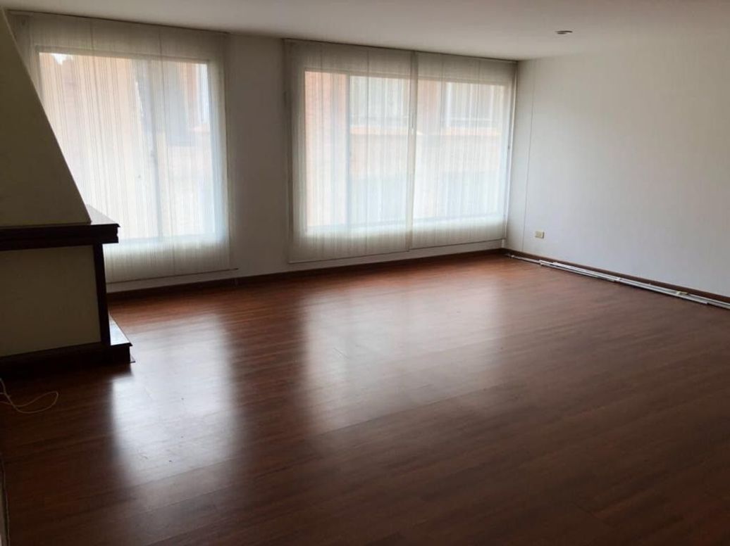 Apartamento de 3 alcobas en venta en Bella Suiza, Bogotá, 154 m² · foto 5 de 20