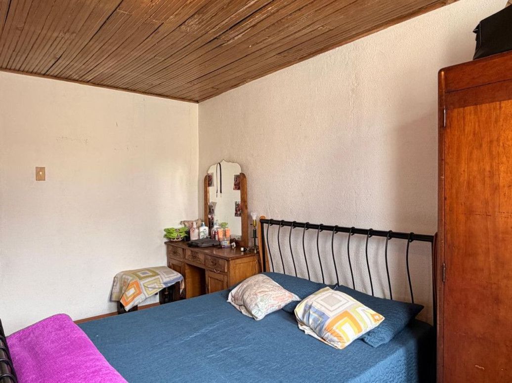 Casa de 8 alcobas en venta en La Almería, Bogotá, 268 m² · foto 6 de 20